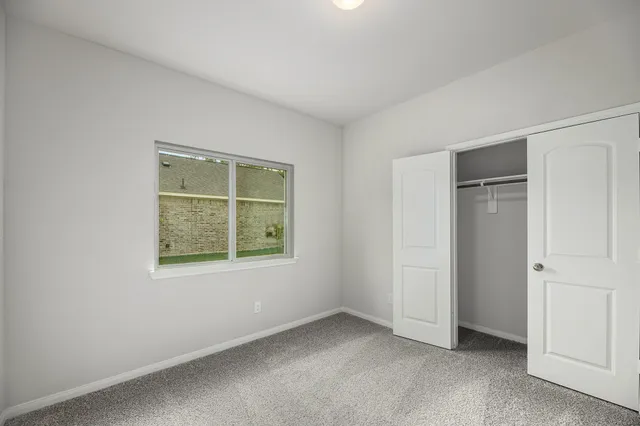 $329,990 | 331 Woodhaven Drive, West Columbia, TX 77486