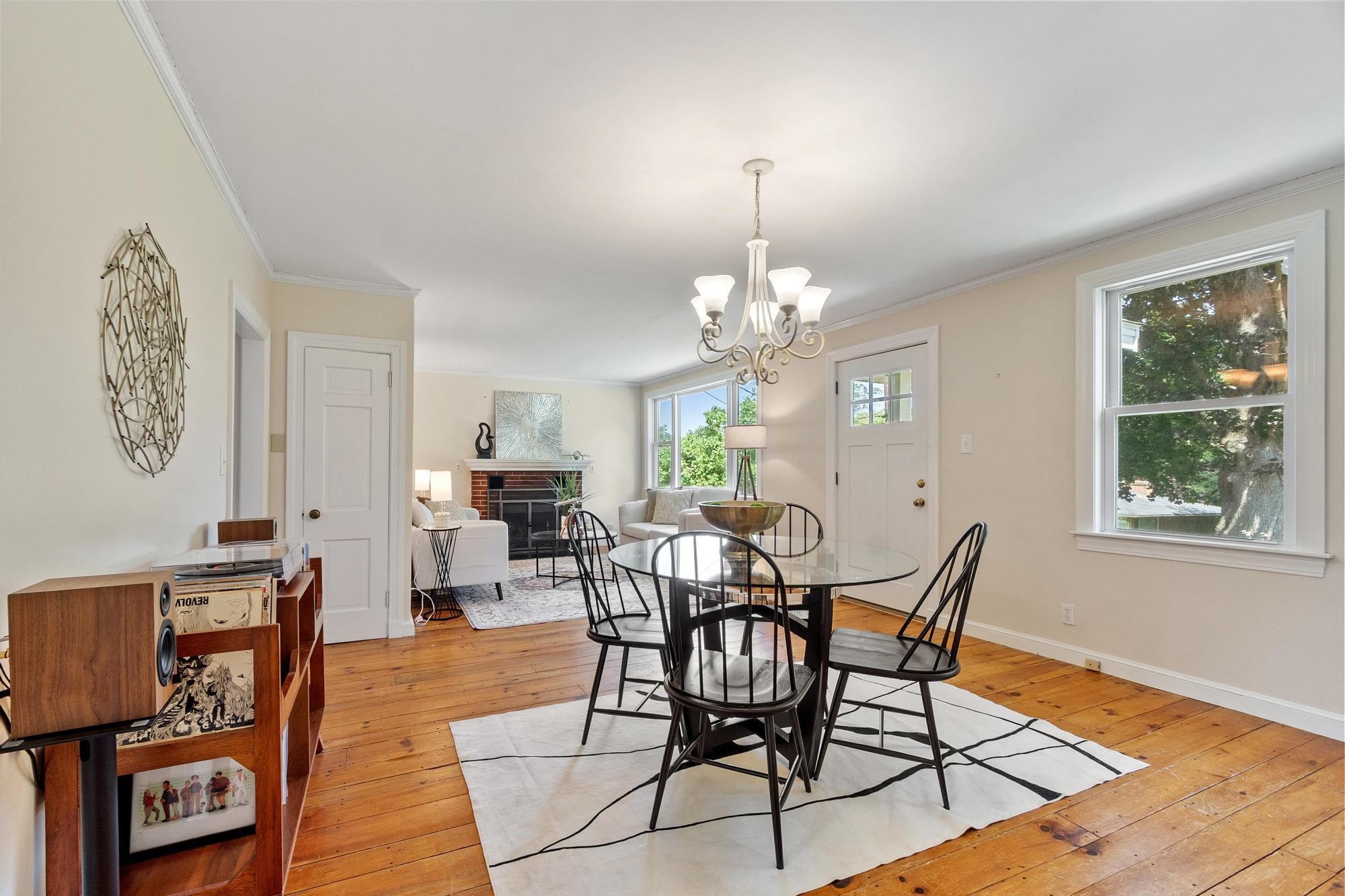 8 Island Pond Road Pelham, NH 03076 - Photo 5 of 20