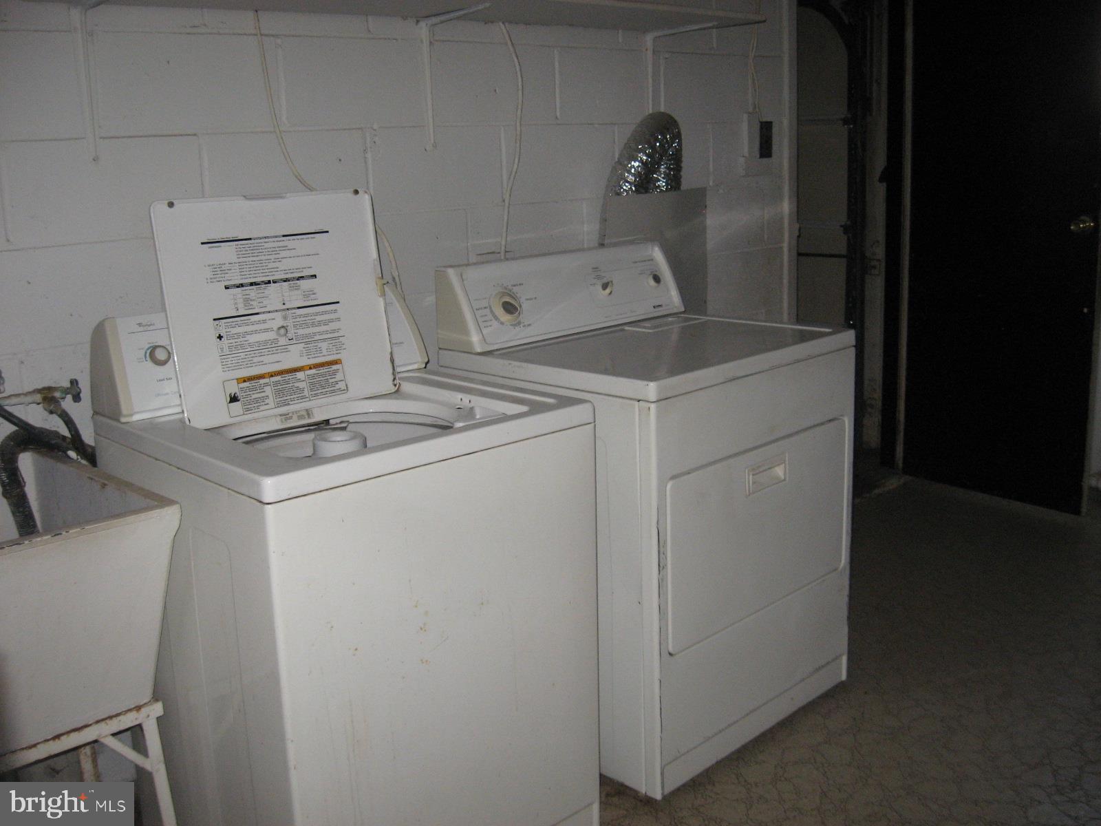 12146 Medford Road Philadelphia, PA 19154 - Photo 17 of 18 Laundry room