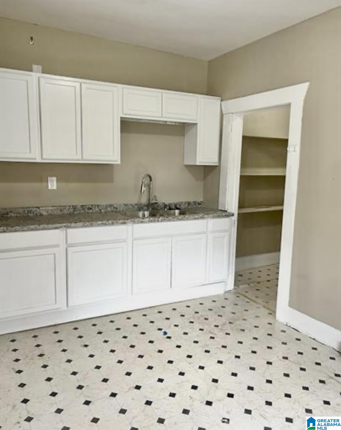 516 Fulton Avenue Southwest Birmingham, AL 35211 - Photo 5 of 9