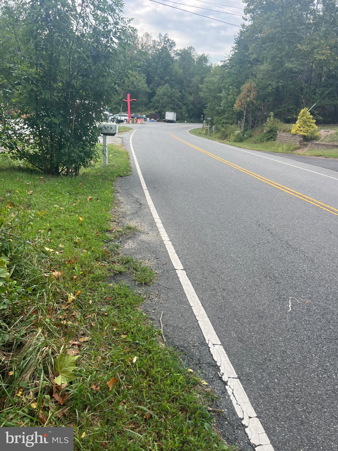 752 Widewater Road Stafford, VA 22554 - Photo 10 of 33 a view of a road with a yard