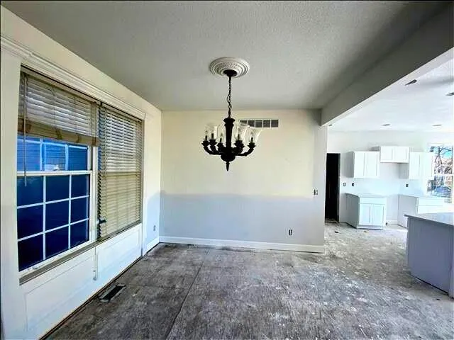 $338,500 | 1172 White Oak Lane, Liberty, MO 64068