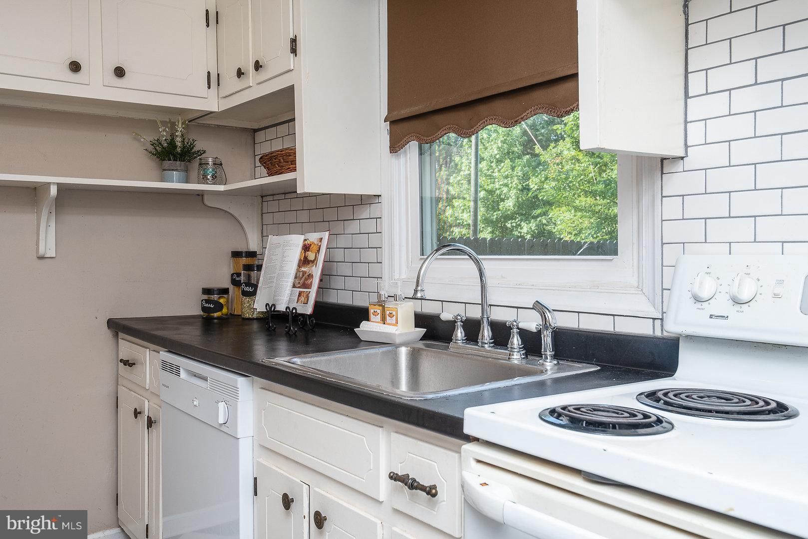 13707 Long Branch Road Woodford, VA 22580 - Photo 24 of 30 Kitchen