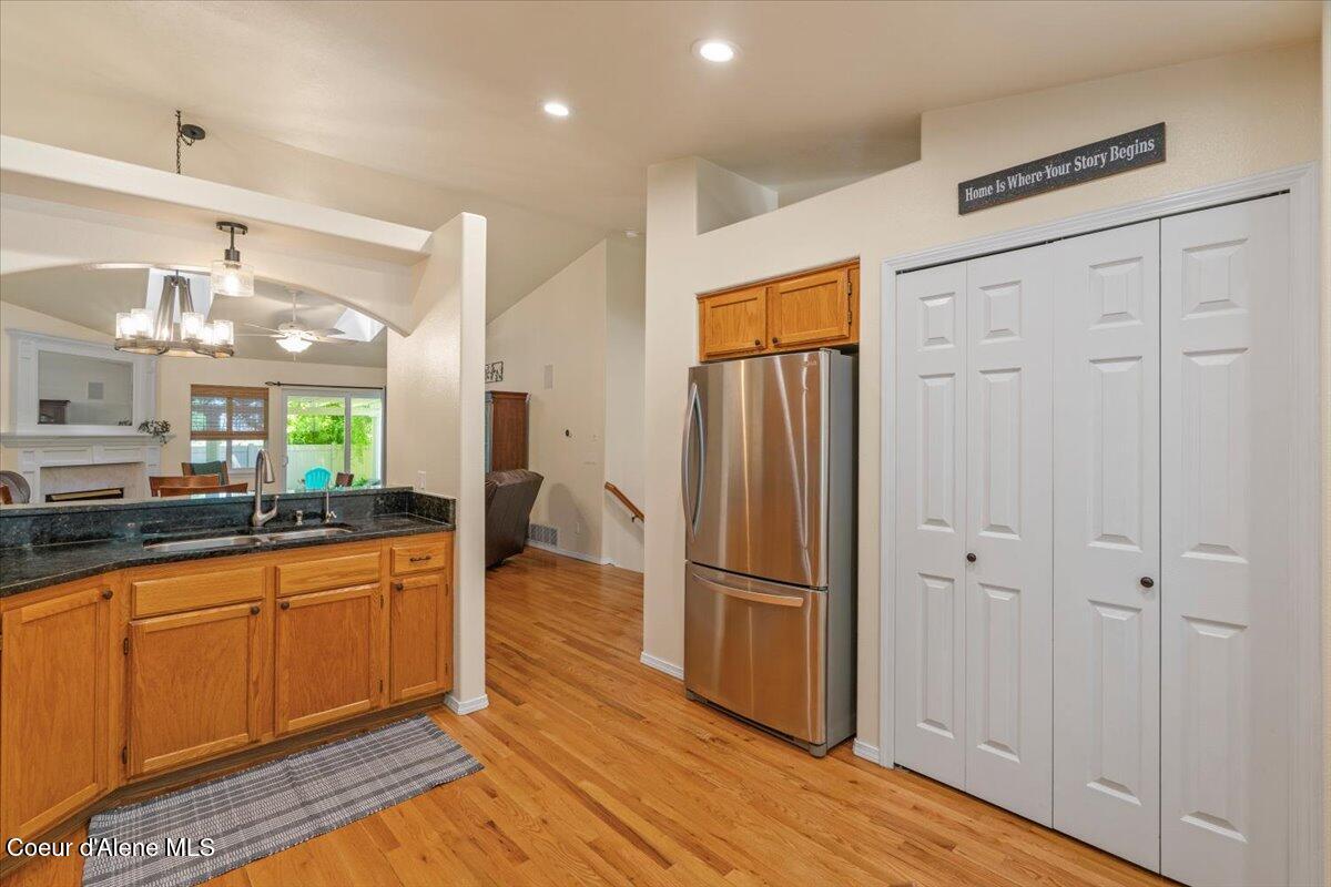 5765 North Carlisle Road Coeur D'Alene, ID 83815 - Photo 22 of 62 22-Kitchen