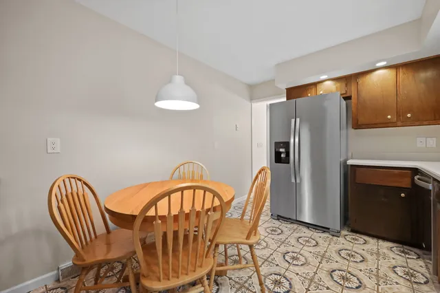 $449,000 | 102 Lantern Drive, Monroe, CT 06468