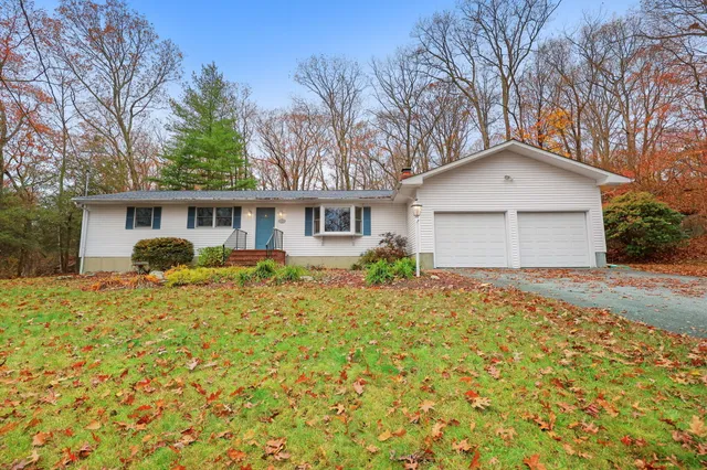 $449,000 | 102 Lantern Drive, Monroe, CT 06468