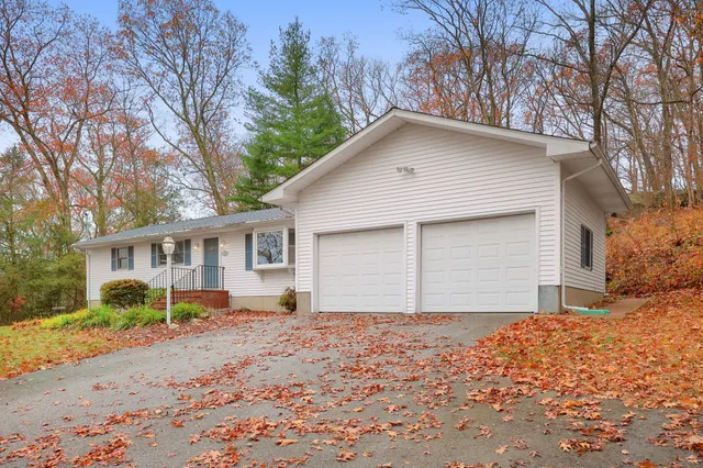 $449,000 | 102 Lantern Drive, Monroe, CT 06468