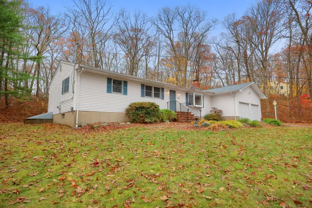 $449,000 | 102 Lantern Drive, Monroe, CT 06468