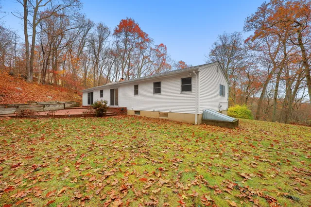 $449,000 | 102 Lantern Drive, Monroe, CT 06468