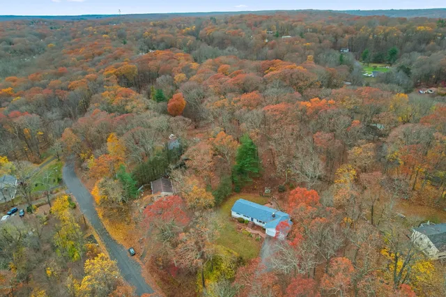 $449,000 | 102 Lantern Drive, Monroe, CT 06468