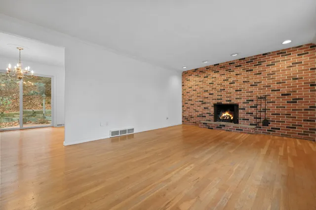 $449,000 | 102 Lantern Drive, Monroe, CT 06468