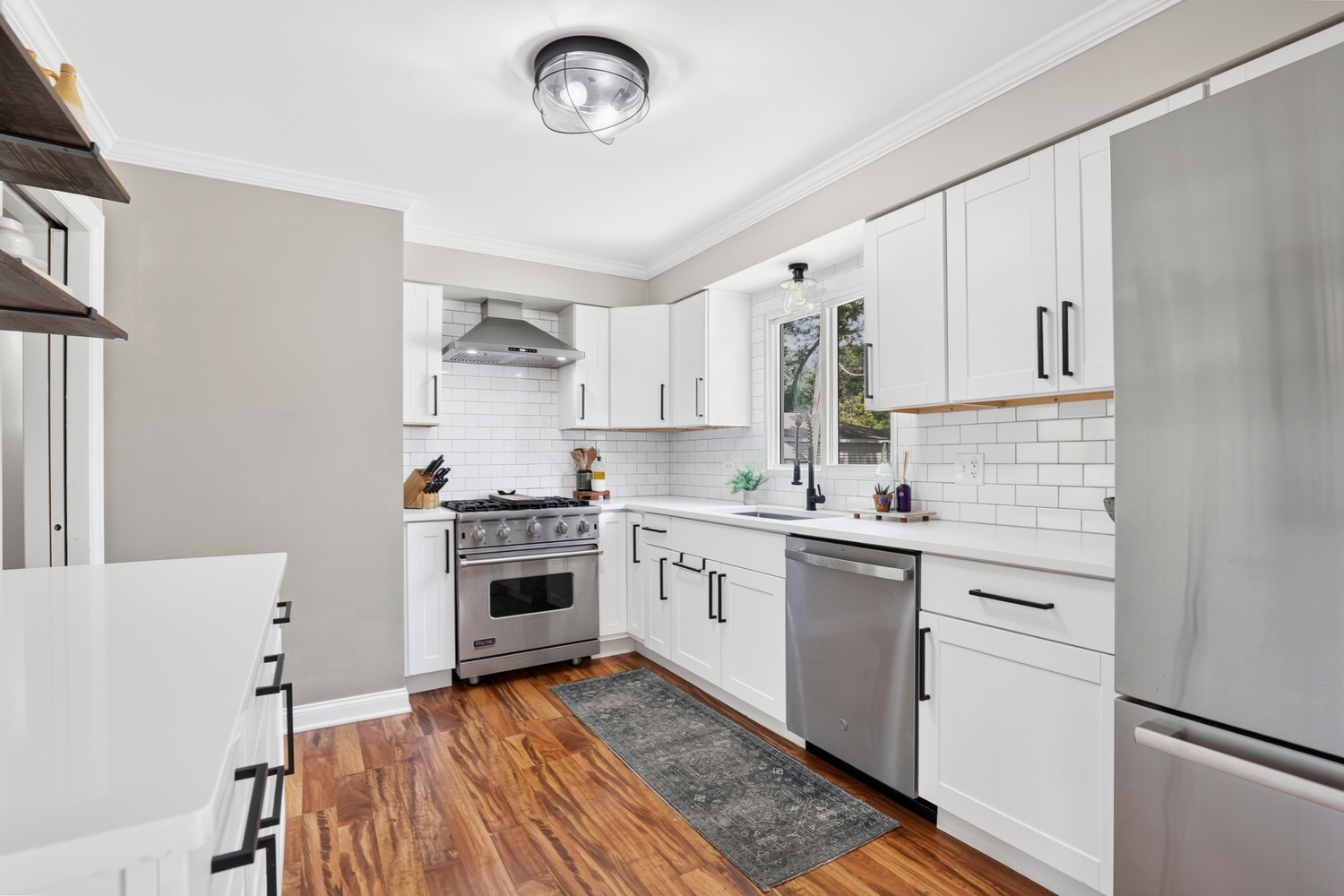 N741 Barry Avenue Wheaton, IL 60187 - Photo 7 of 25