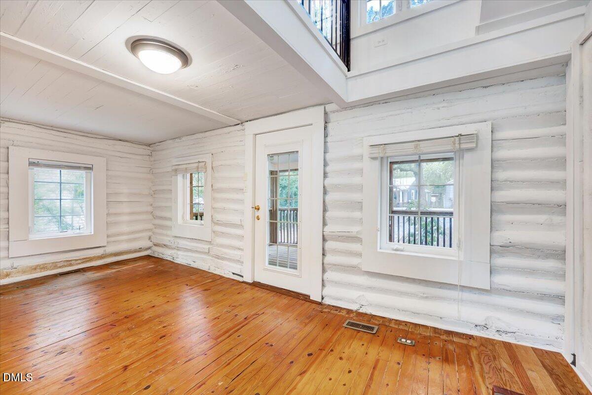 121 Purefoy Road Chapel Hill, NC 27514 - Photo 12 of 34 Entry/Dining