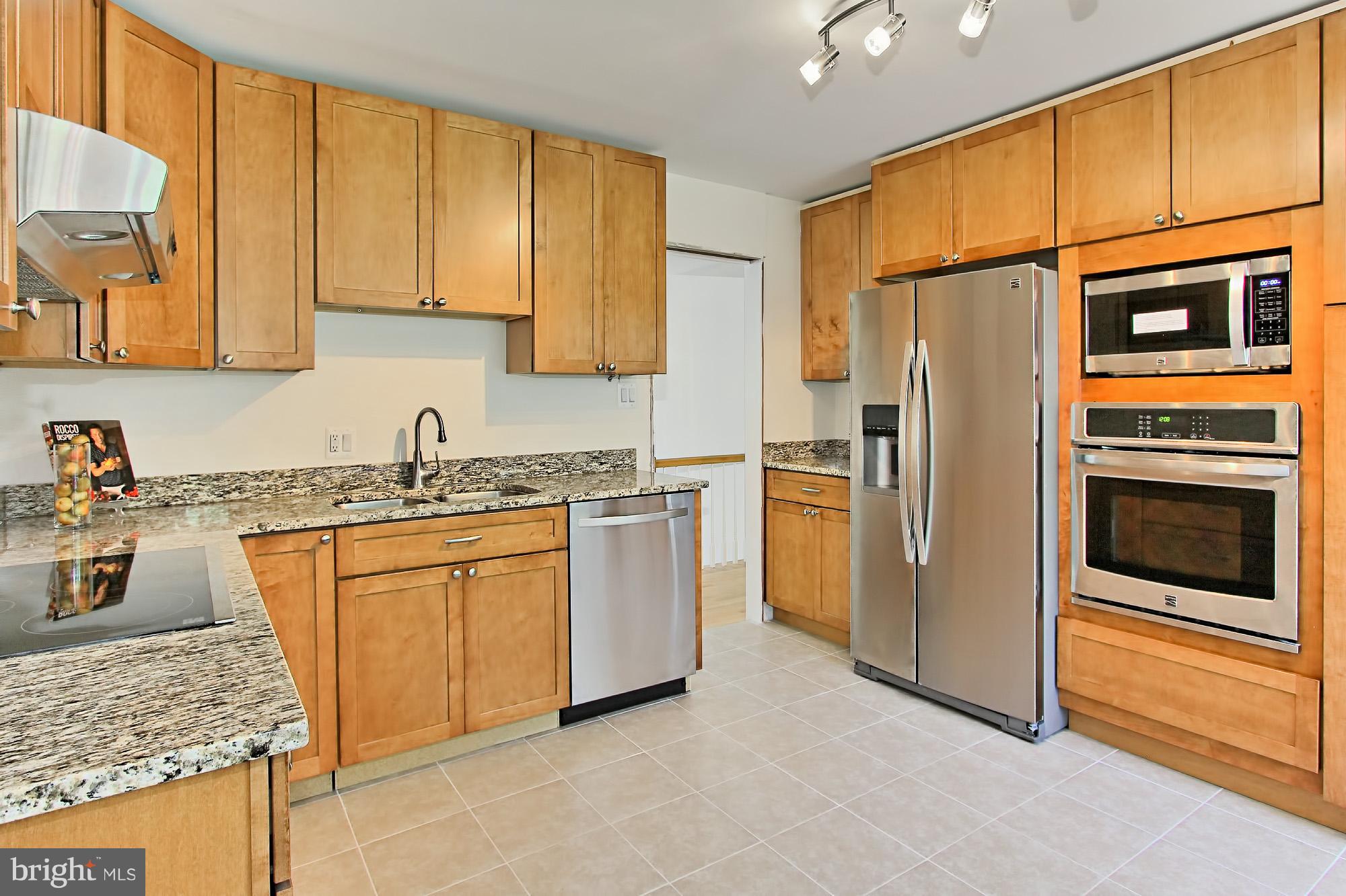 8025 Falstaff Road McLean, VA 22102 - Photo 15 of 29 Kitchen