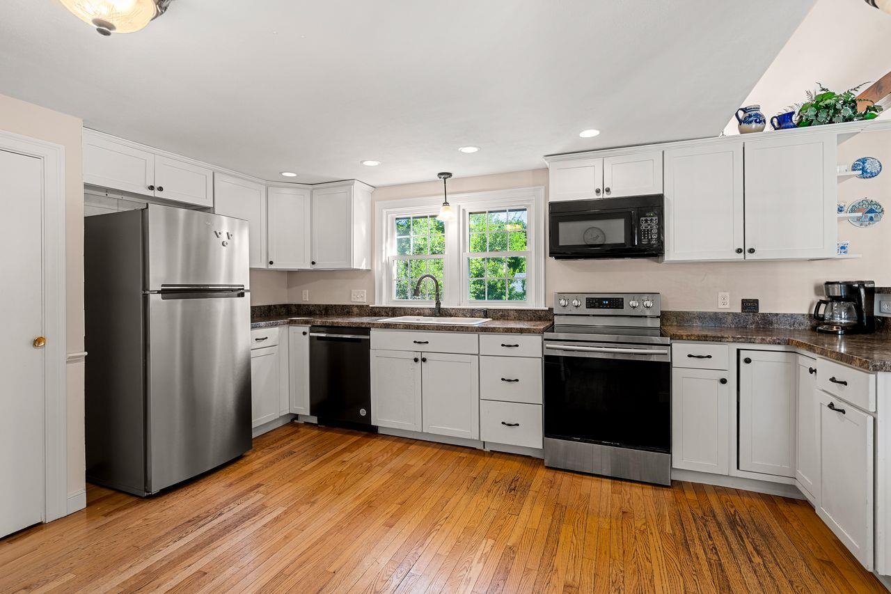 96 Folly Mill Road Seabrook, NH 03874 - Photo 8 of 41