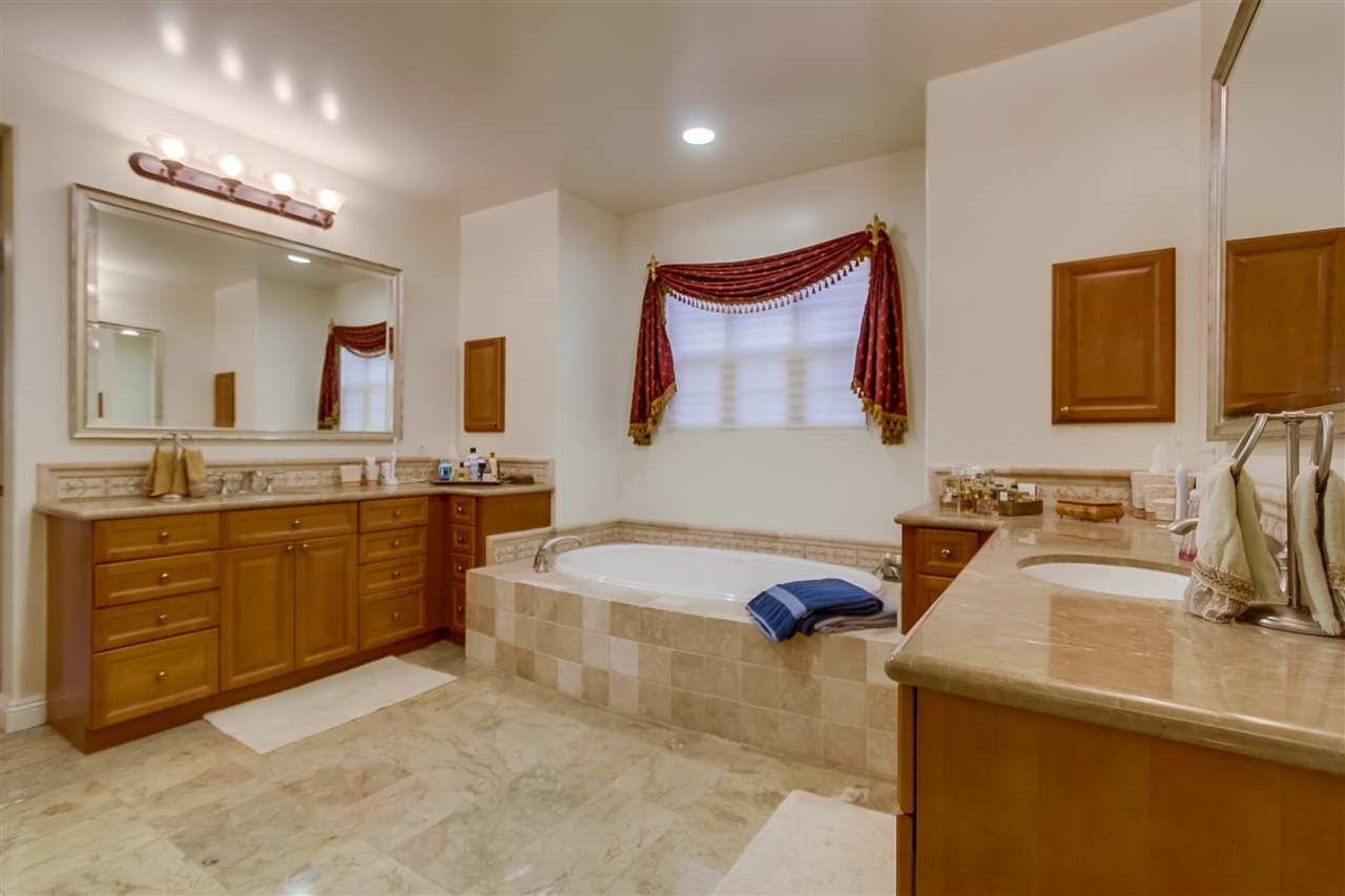 3202 Corte Bosque Carlsbad, CA 92009 - Photo 16 of 25
