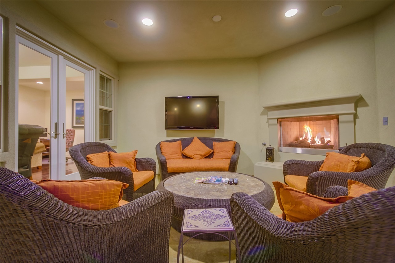 3202 Corte Bosque Carlsbad, CA 92009 - Photo 5 of 25