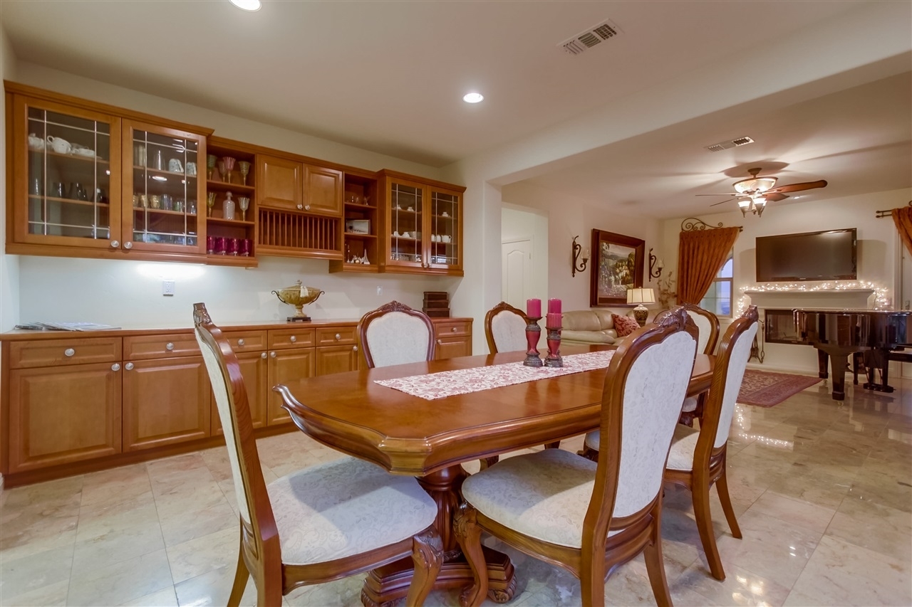 3202 Corte Bosque Carlsbad, CA 92009 - Photo 10 of 25