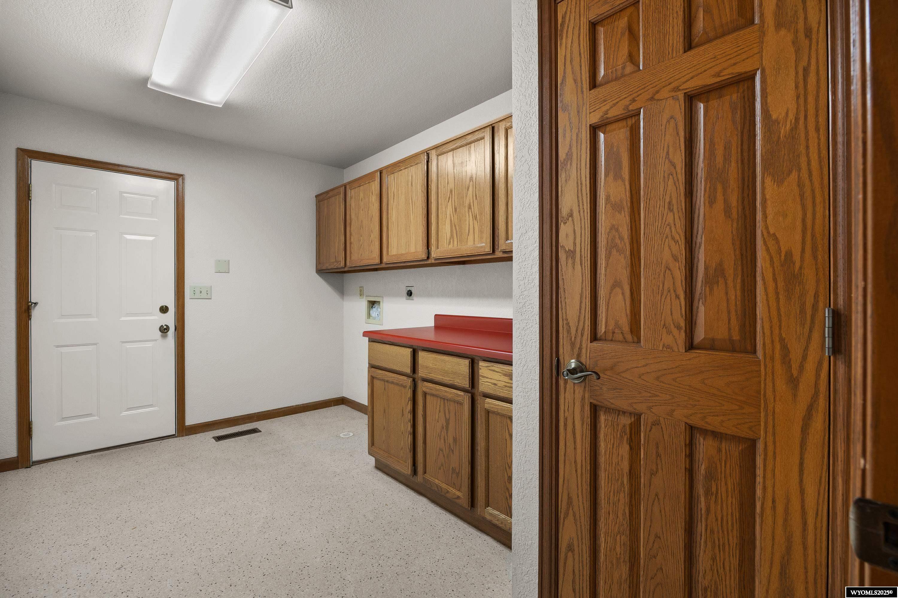 1920 Rustic Court Casper, WY 82609 - Photo 14 of 36