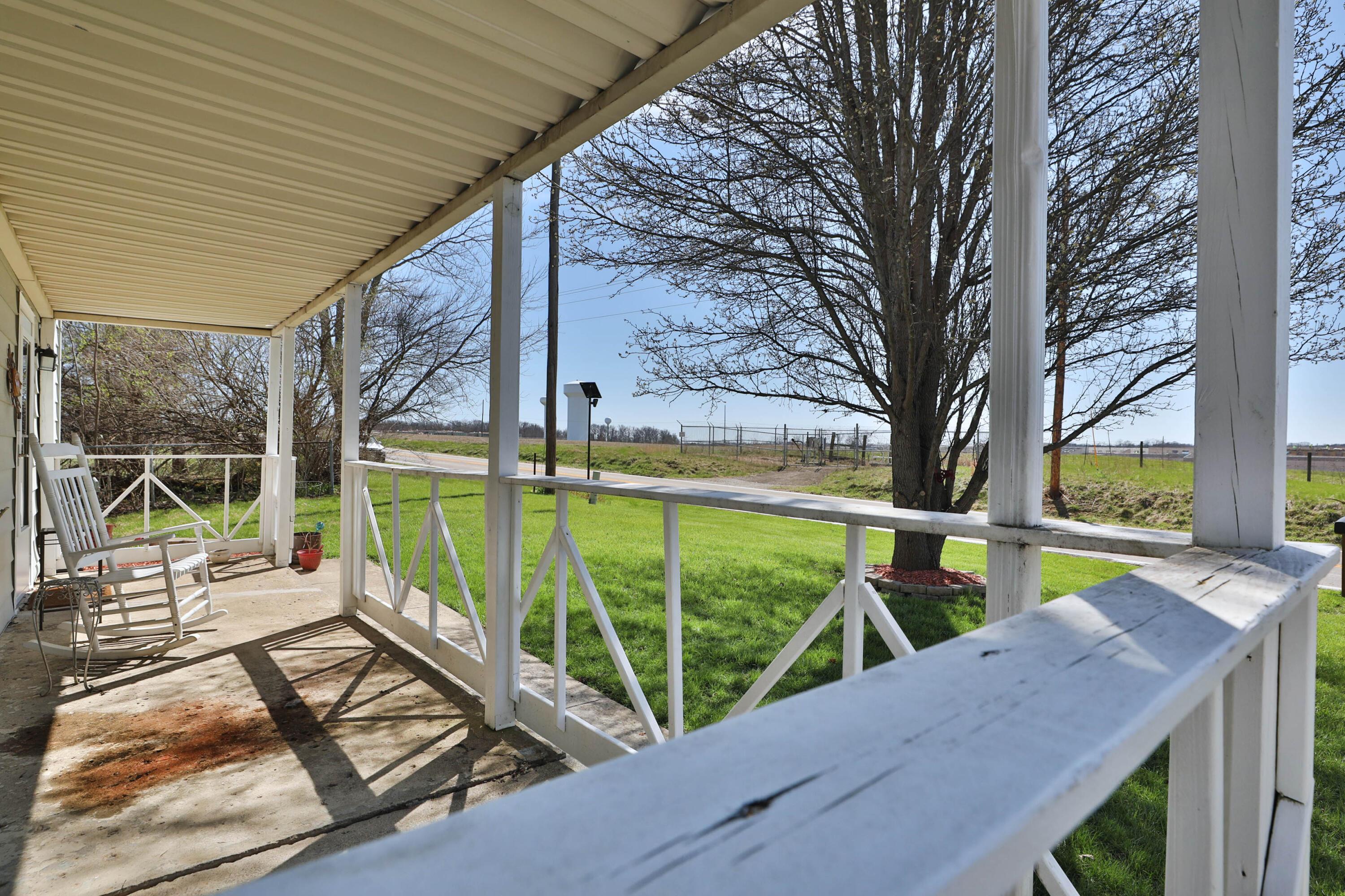 5514 Fairfield Road Orient, OH 43146 - Photo 3 of 31 Front Porch