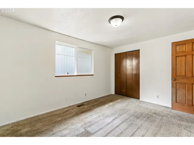 $327,700 | 810 Birch Street, Junction City, OR 97448