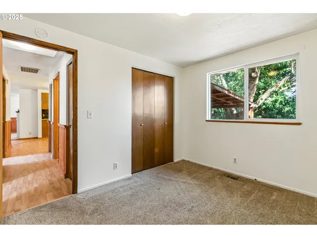 $327,700 | 810 Birch Street, Junction City, OR 97448