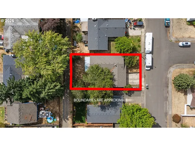 $327,700 | 810 Birch Street, Junction City, OR 97448