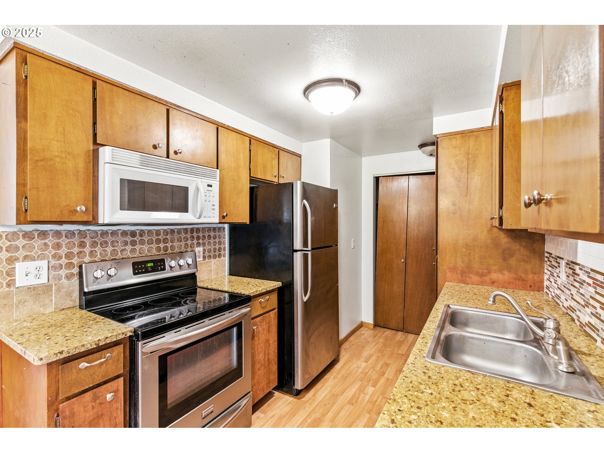 810 Birch Street Junction City, OR 97448 - Photo 7 of 22