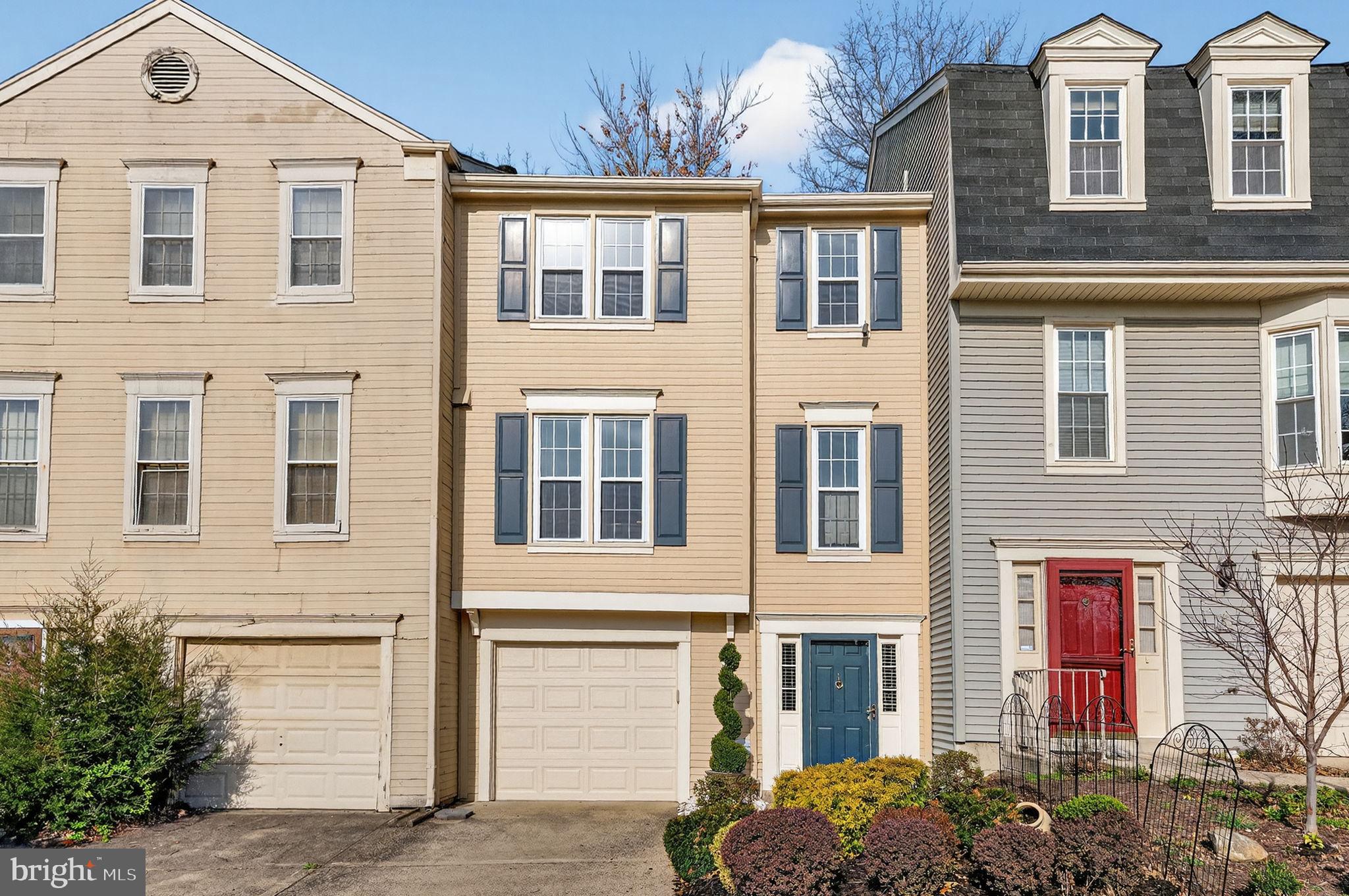 7 South Floyd Street Alexandria, VA 22304 - Photo 1 of 38
