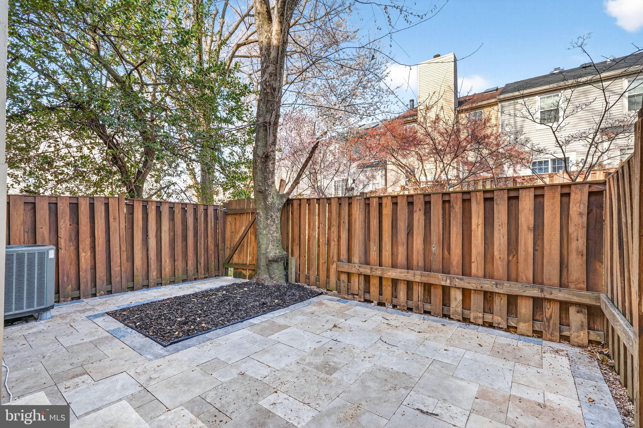 7 South Floyd Street Alexandria, VA 22304 - Photo 23 of 38