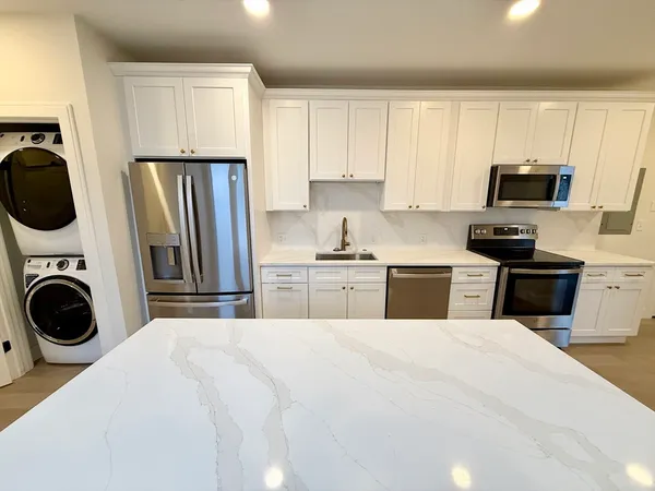 $5,200 | 120 Emerson Street, Unit 6, Boston, MA 02127