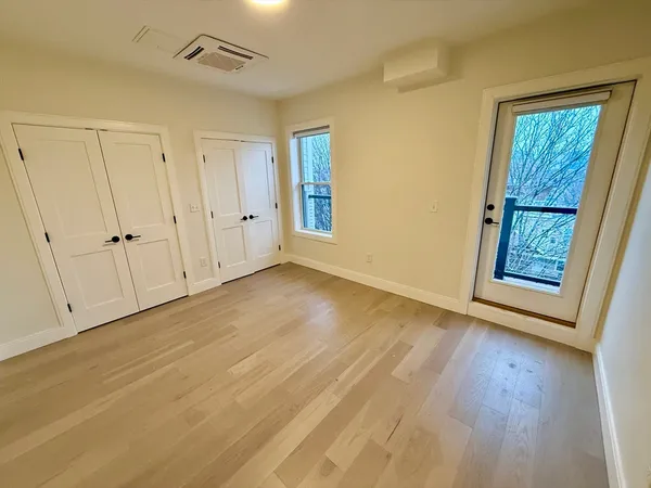$5,200 | 120 Emerson Street, Unit 6, Boston, MA 02127