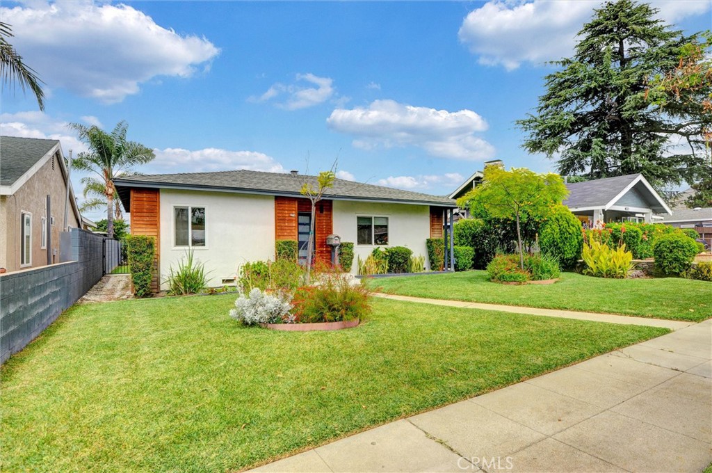 929 North Sunset Avenue Azusa, CA 91702 - Photo 3 of 30