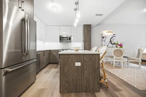 $715,000 | 771 Harrison Avenue, Unit 303, Boston, MA 02118