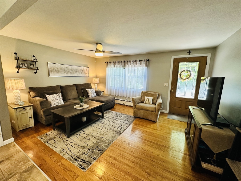 170 Treetop Avenue Springfield, MA 01118 - Photo 7 of 25