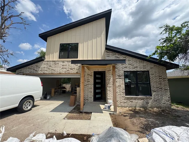 $2,275 | 807 South Coulter Drive, Bryan, TX 77803