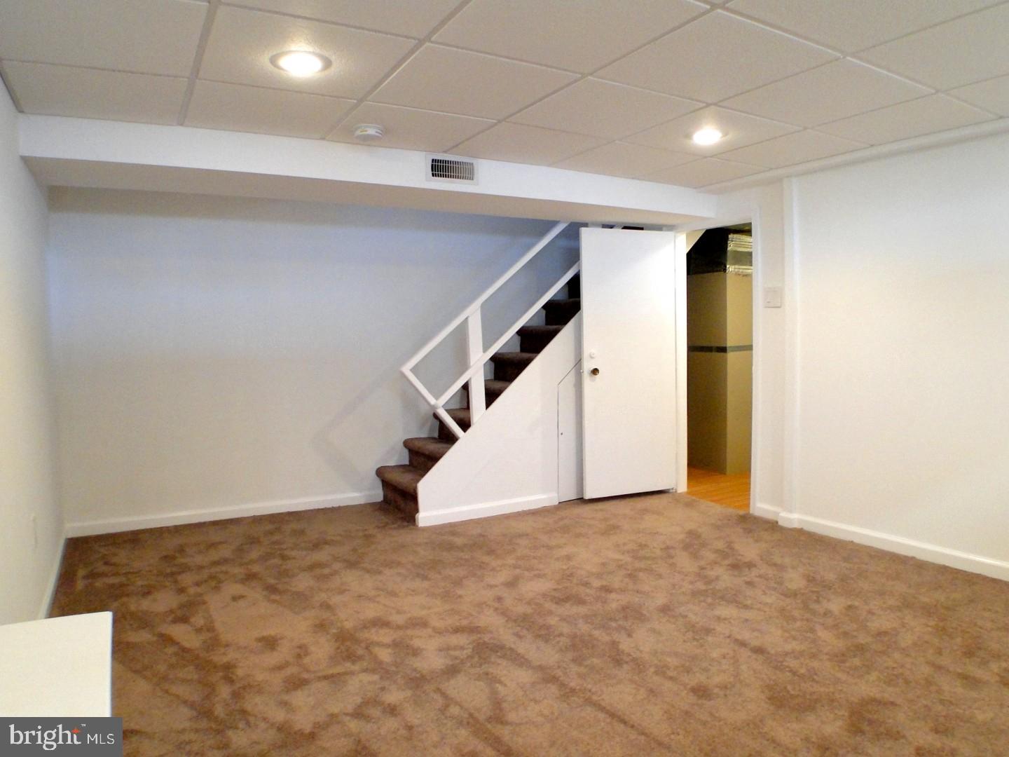3440 Holyoke Road Philadelphia, PA 19114 - Photo 19 of 24 Family Room
