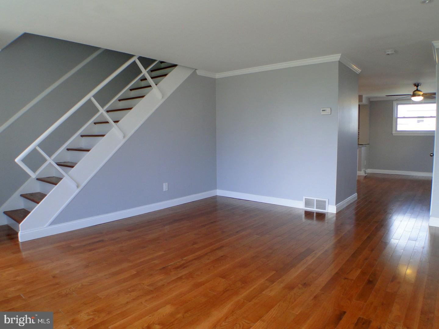 3440 Holyoke Road Philadelphia, PA 19114 - Photo 3 of 24 Living Room
