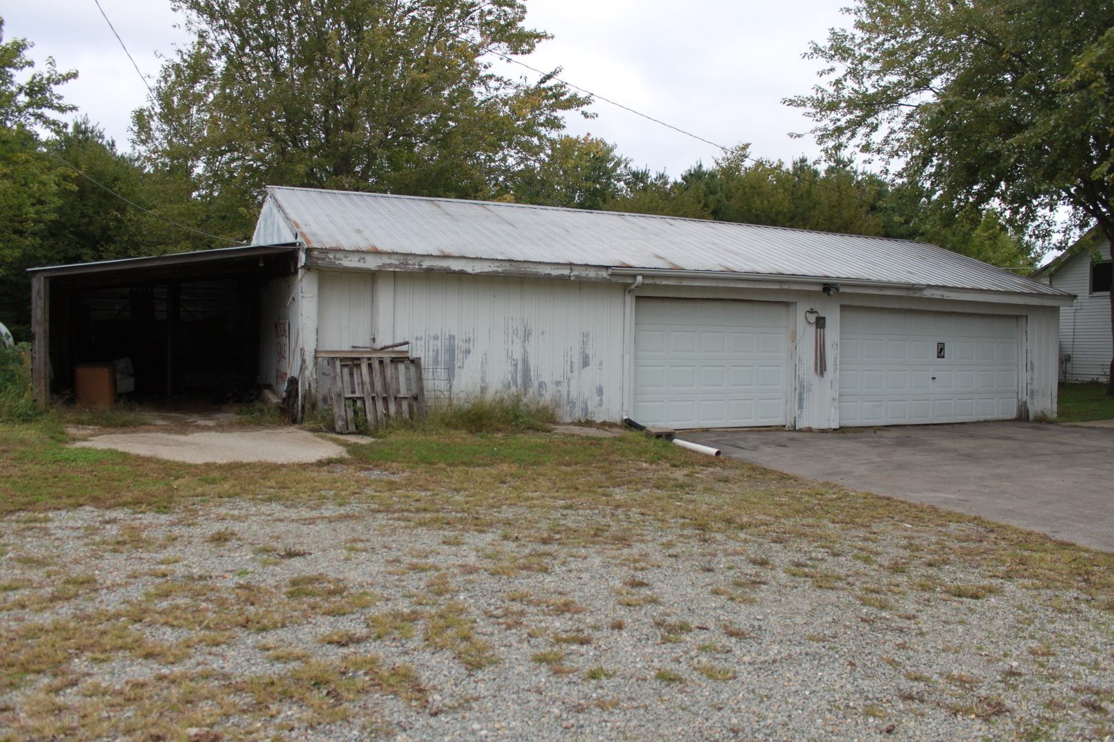 9827 Lyndon Road Lyndon, IL 61261 - Photo 3 of 20