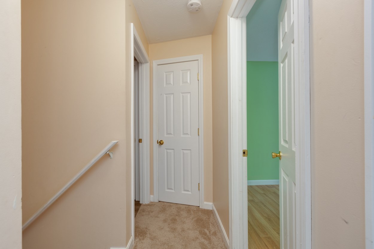 52 Noyes Road Londonderry, NH 03053 - Photo 20 of 31