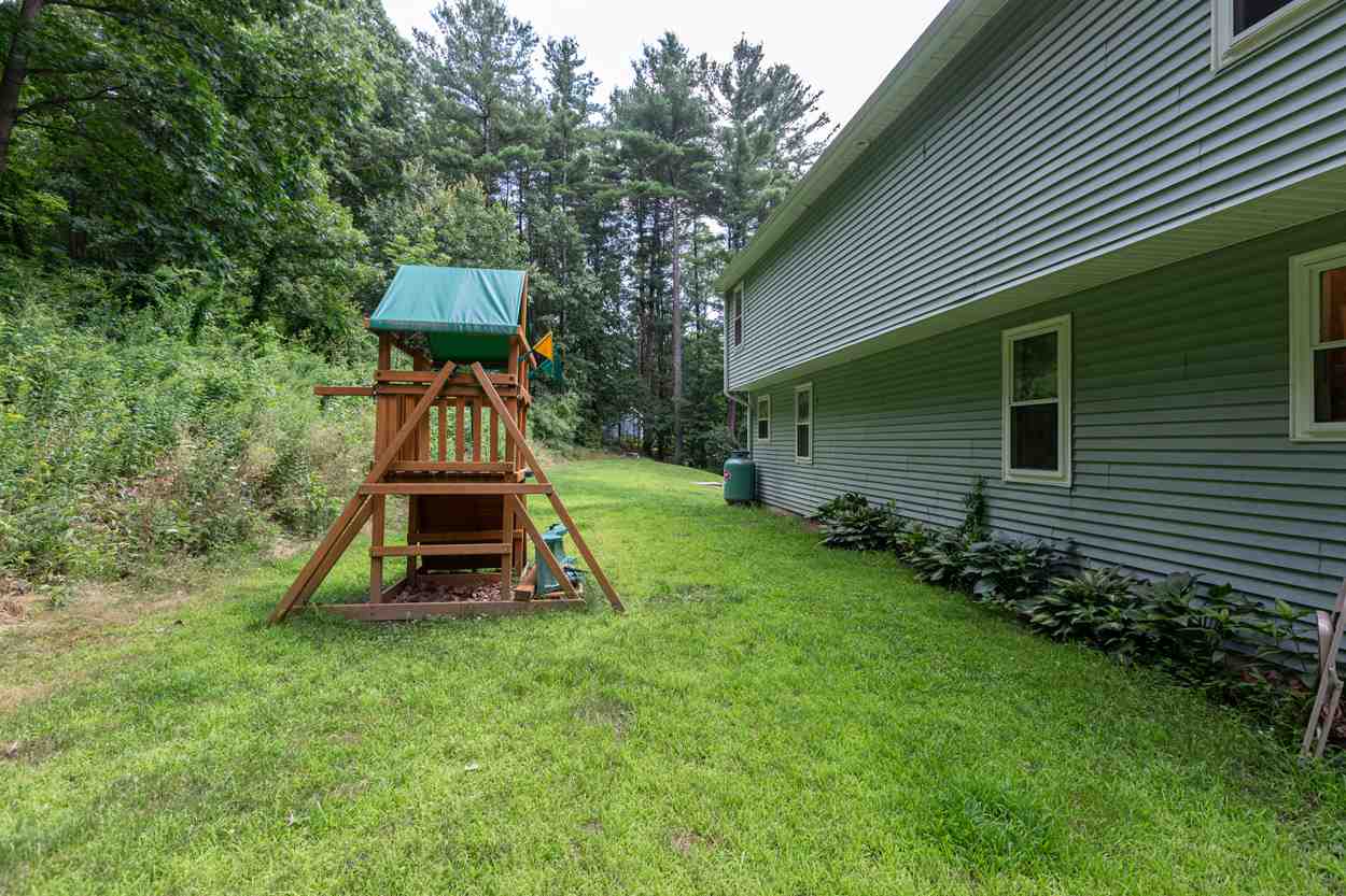52 Noyes Road Londonderry, NH 03053 - Photo 25 of 31