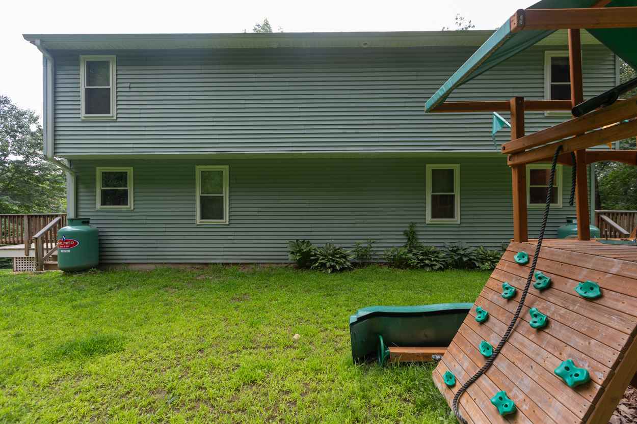 52 Noyes Road Londonderry, NH 03053 - Photo 26 of 31