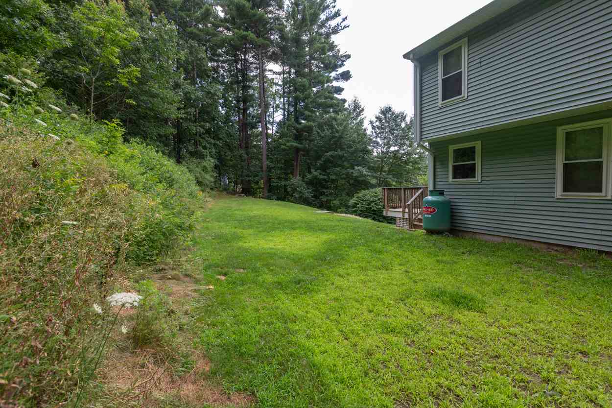 52 Noyes Road Londonderry, NH 03053 - Photo 27 of 31