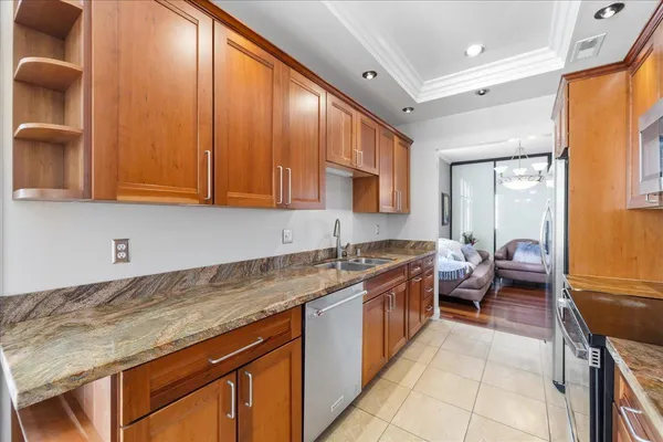 $5,250 | 11 Hayward Avenue, Unit 2001, San Mateo, CA 94401