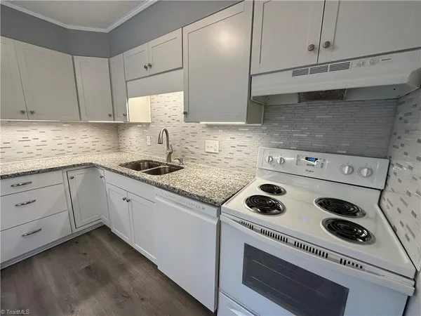 $135,000 | 207 Northpoint Avenue, Unit H, High Point, NC 27262