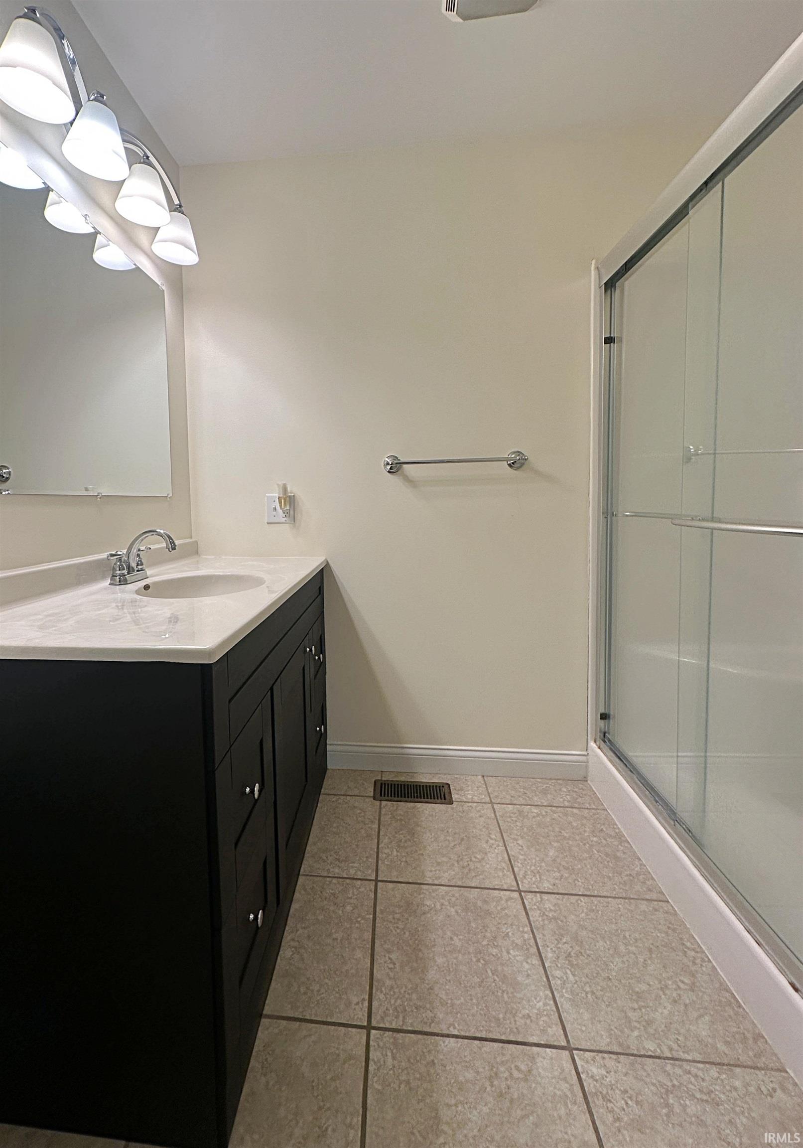 903 Southwest 6th Street Washington, IN 47501 - Photo 12 of 23