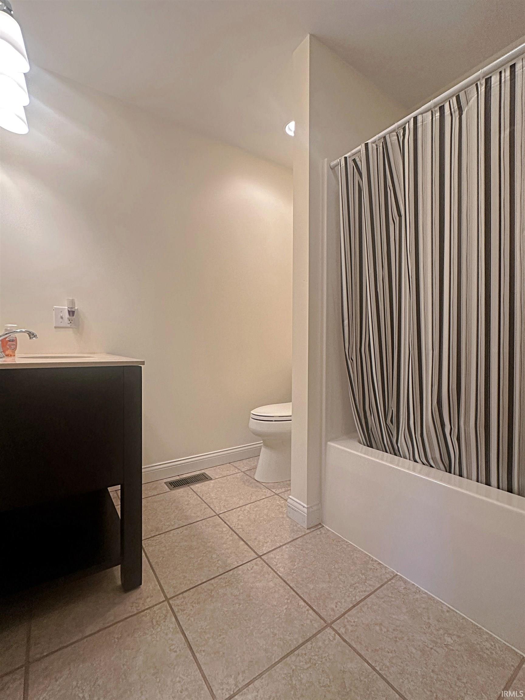 903 Southwest 6th Street Washington, IN 47501 - Photo 16 of 22