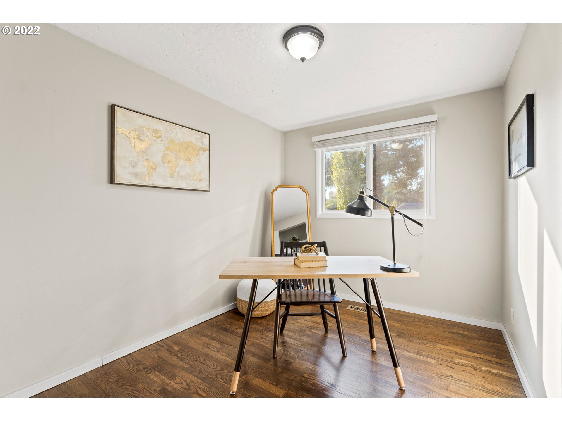6920 Southwest Briarcliff Circle Beaverton, OR 97008 - Photo 17 of 32 a workspace with furniture and window
