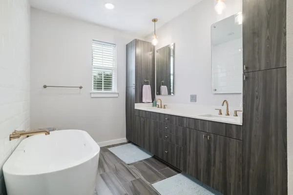 2624 Metcalfe Road, Unit 24, Austin, TX 78741