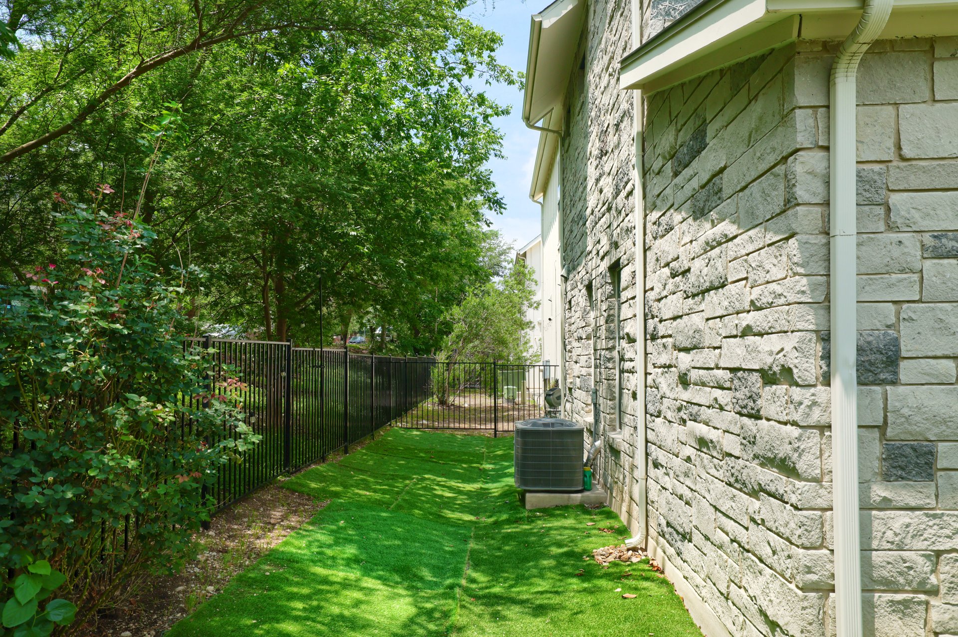 2624 Metcalfe Road, Unit 24 Austin, TX 78741 - Photo 23 of 25
